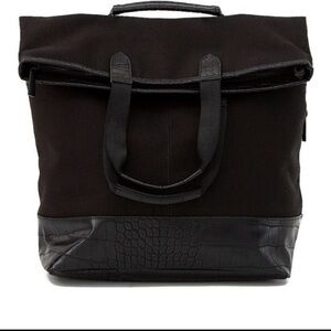 Beis Convertible traveltt bag